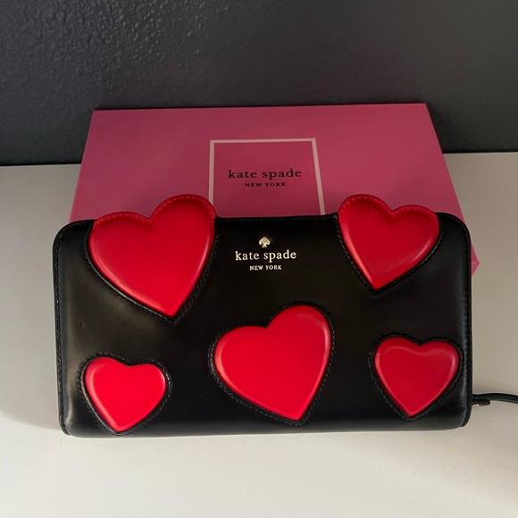 Kate spade Valentine’s Day wallet - Picture 3 of 3